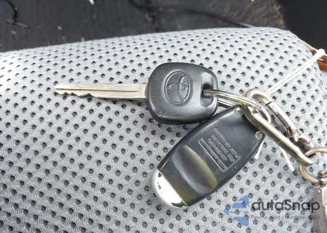 2013 Toyota Tacoma Base V6 z USA, uszkodzony, nr VIN 3TMLU4EN4DM117239